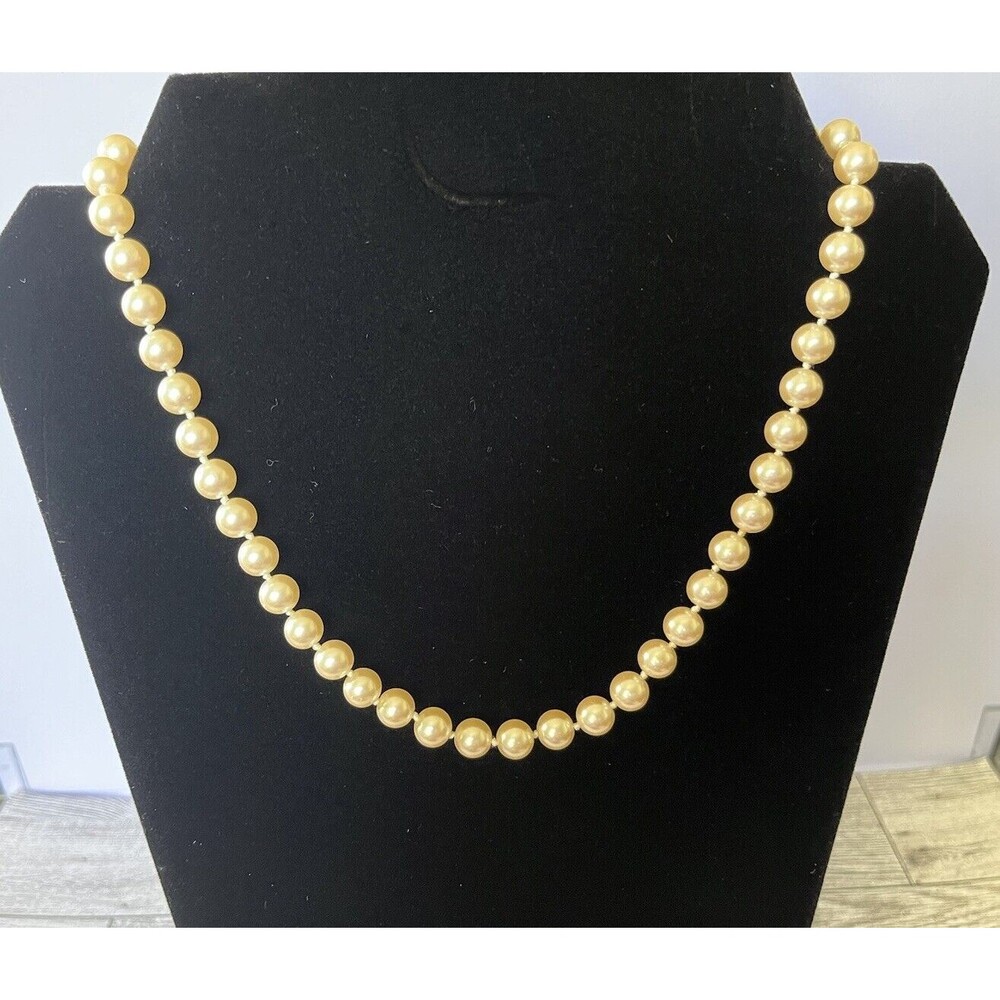 Faux Pearl Single Strand Necklace Gold Tone Clasp 17"